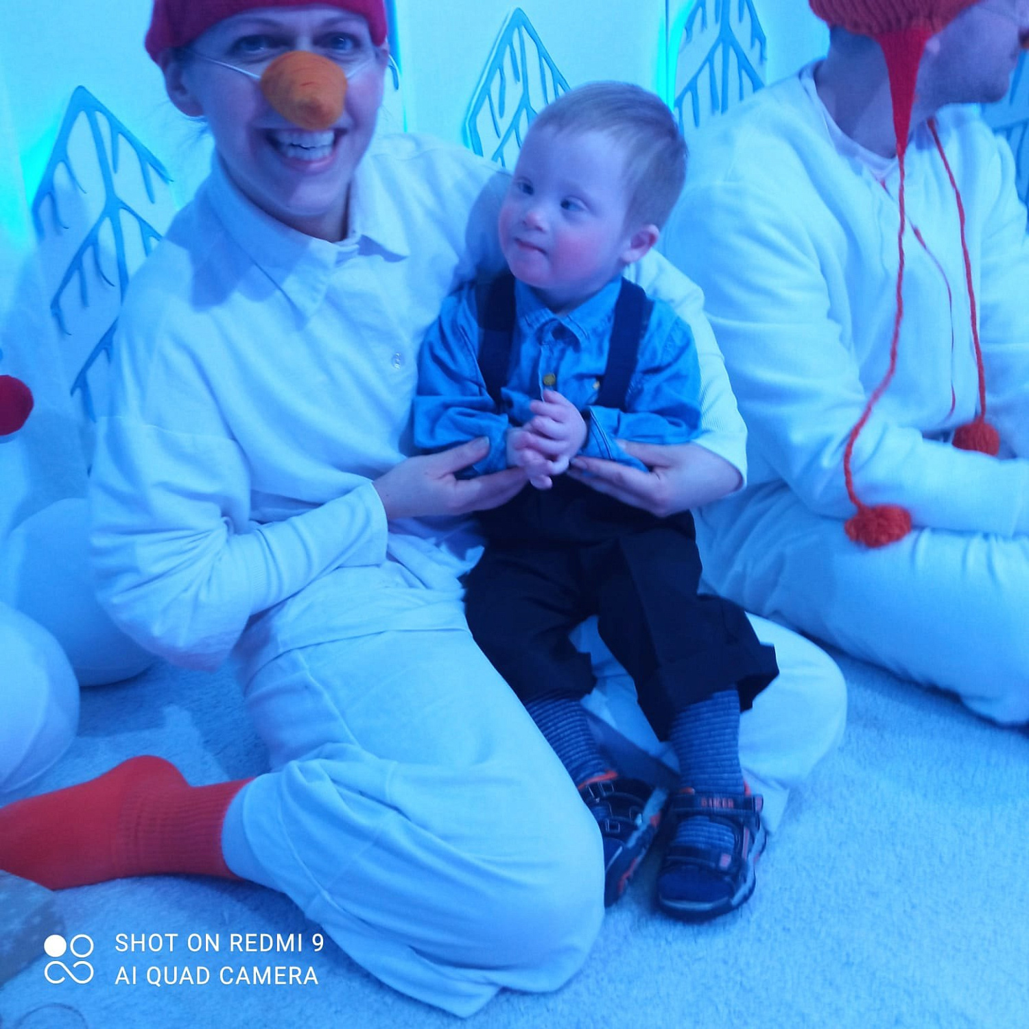 Волшебство для каждого: адаптивный спектакль «Крошка Мороз»